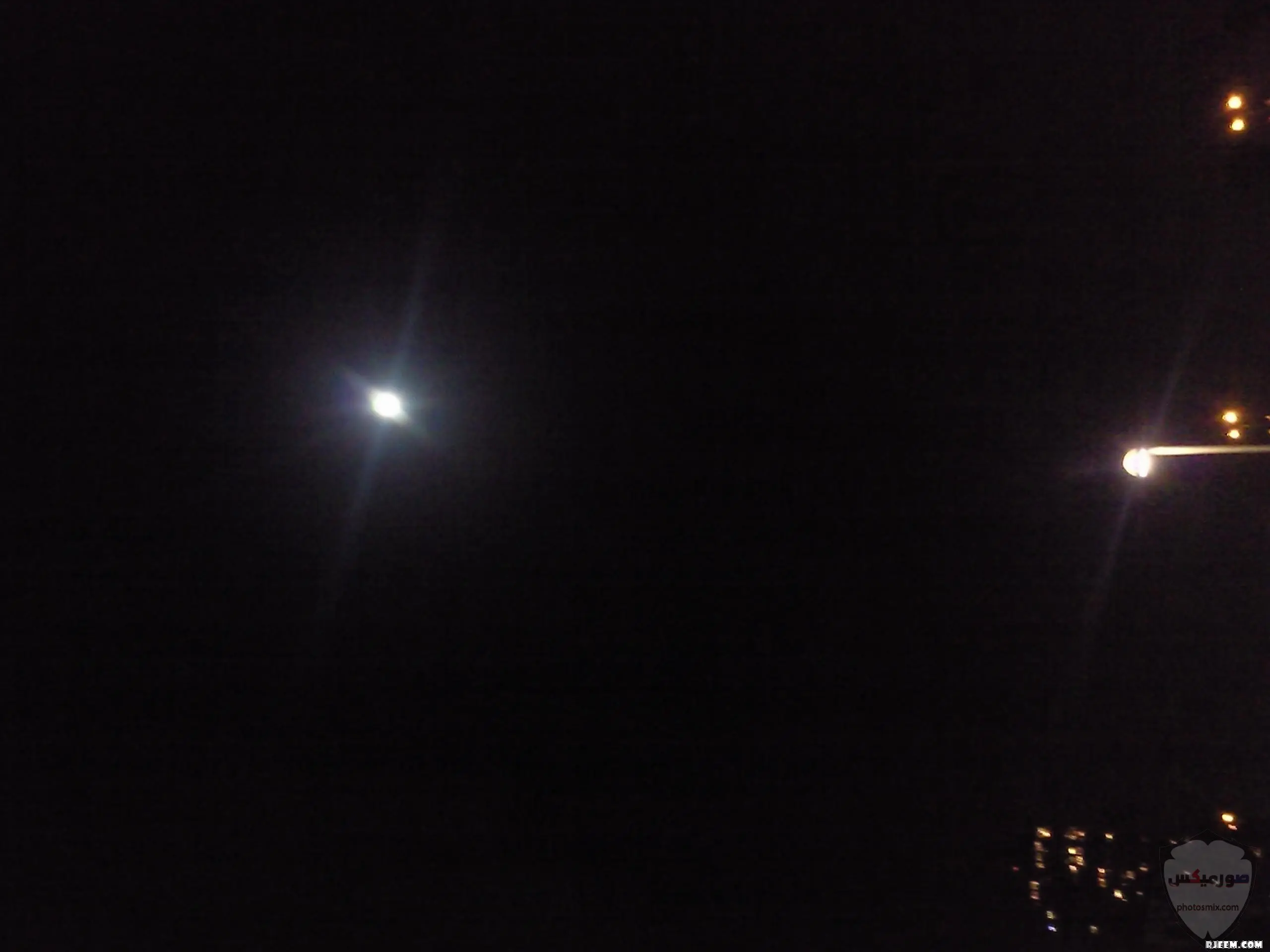 صور القمر العملاق رمزيات عن القمر العملاق صور قمر وسط النجوم 5